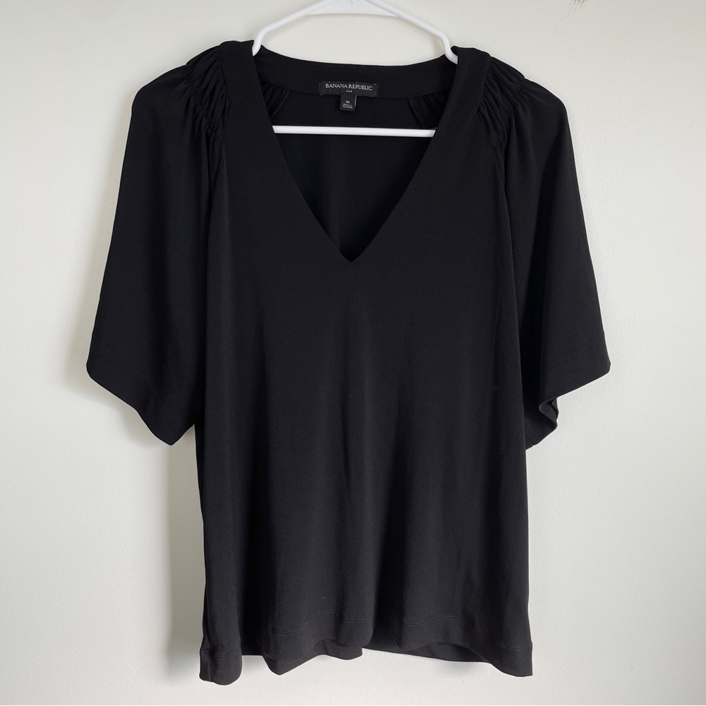 Banana Republic black v-neck blouse
